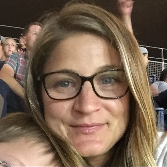 Meet your Posher, Kathy - Picture 2 of 4